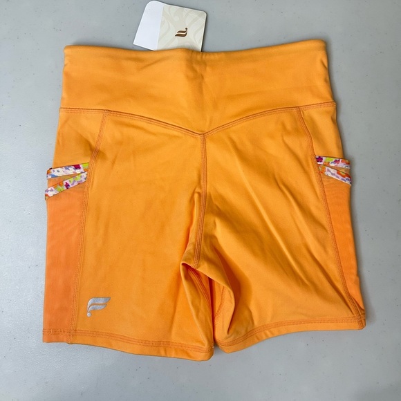 Fabletics Trinity Mid-rise Pocket Shorts 5” Marigold New Wave Size Small/6 NWT - Picture 4 of 4